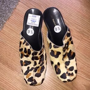Naturalizer Leopard print clogs/mules size 9.5